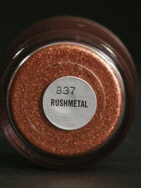 NEW MAC Rushmetal Pigment 7.5g jar.